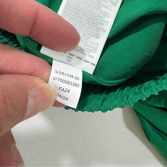 Athleta Mesh Racer Run Mid Rise Shorts 4” Size XXS Green - Picture 4 of 9